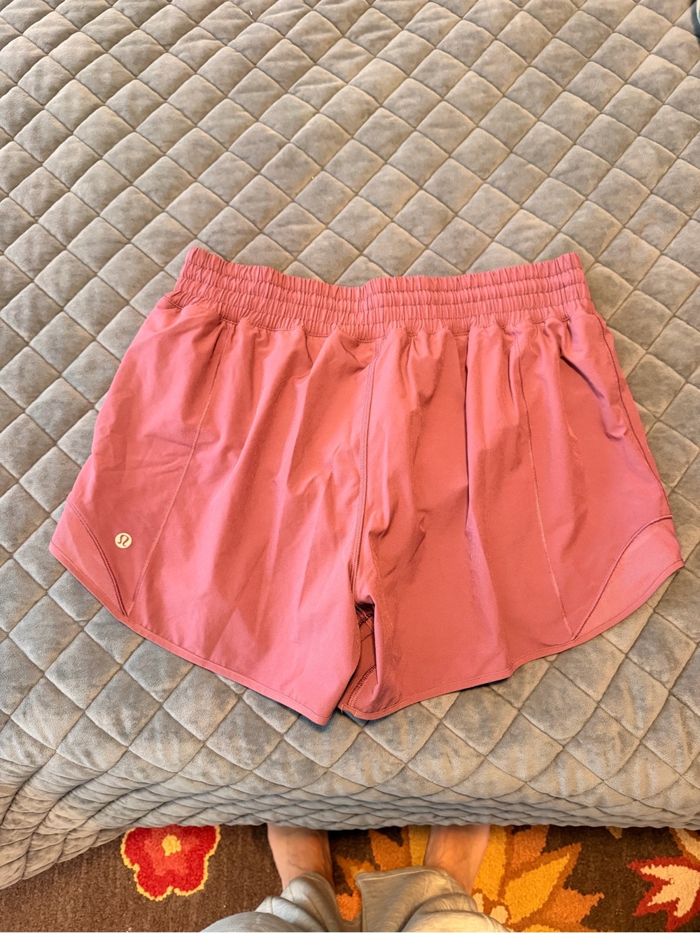 {Lululemon} - Picture 2 of 3